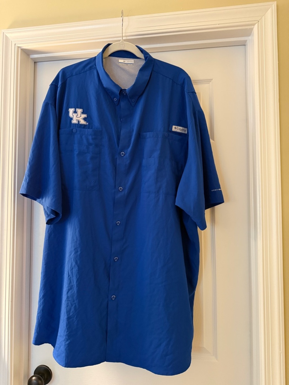 Columbia Men's Royal Blue Short-Sleeve Button Down Shirt